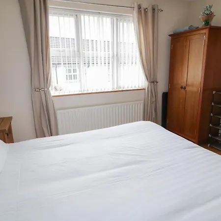 Donagh Cross Town House *