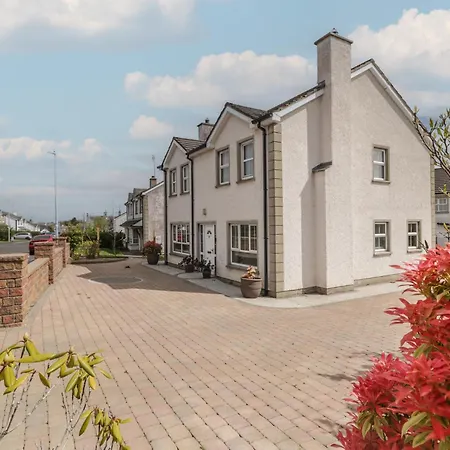 Donagh Cross Town House *