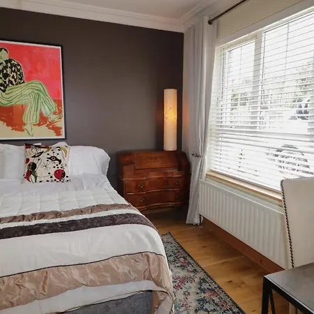 Donagh Cross Town House Holiday home *
