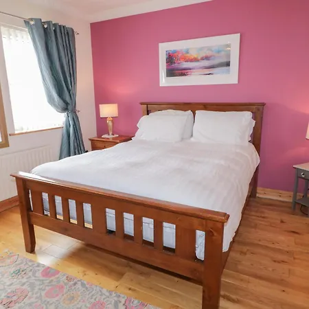 Holiday home Donagh Cross Town House *