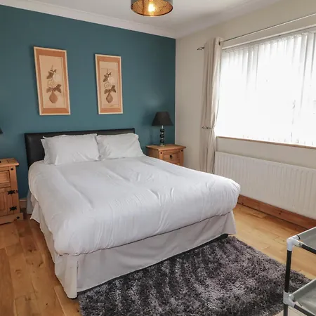 Donagh Cross Town House * Carndonagh