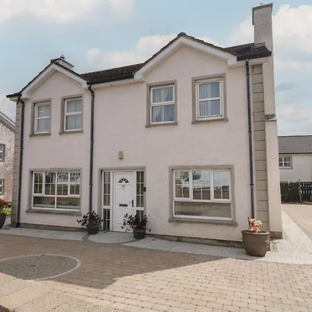 Donagh Cross Town House Holiday home *