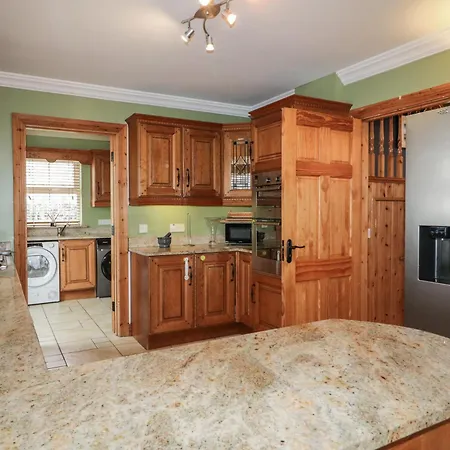 Holiday home Donagh Cross Town House *