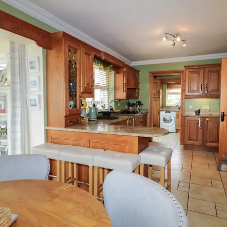 Donagh Cross Town House Holiday home *