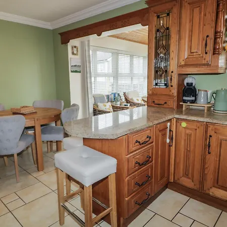 Donagh Cross Town House *
