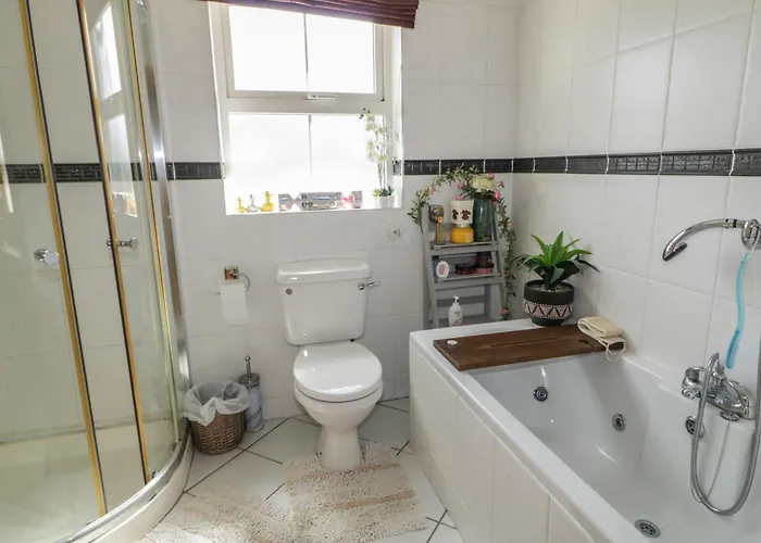 Donagh Cross Town House בית נופש קרנדונה