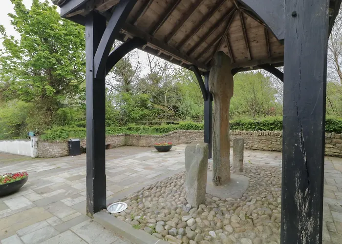 Donagh Cross Town House קרנדונה