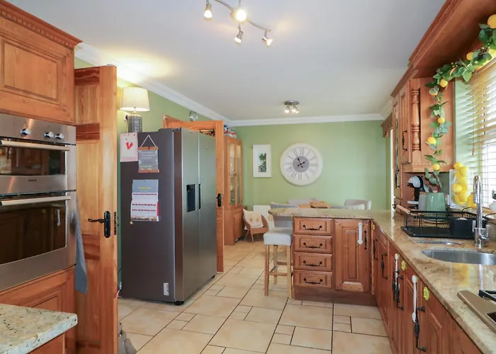 Donagh Cross Town House בית נופש קרנדונה