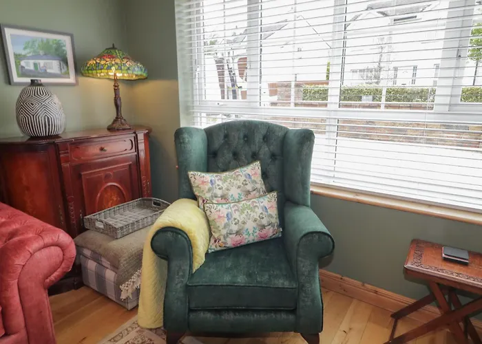 Donagh Cross Town House קרנדונה