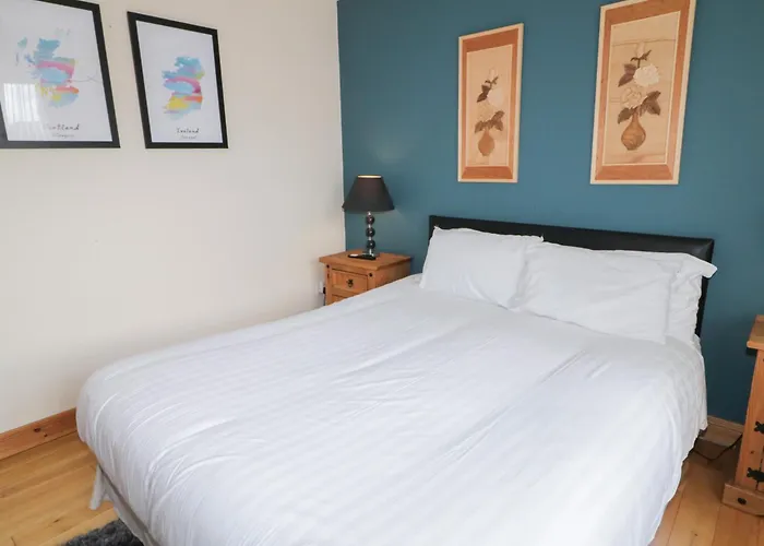 Donagh Cross Town House