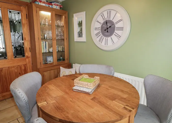 בית נופש Donagh Cross Town House *