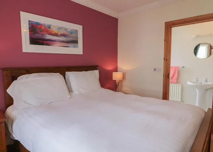 Donagh Cross Town House *