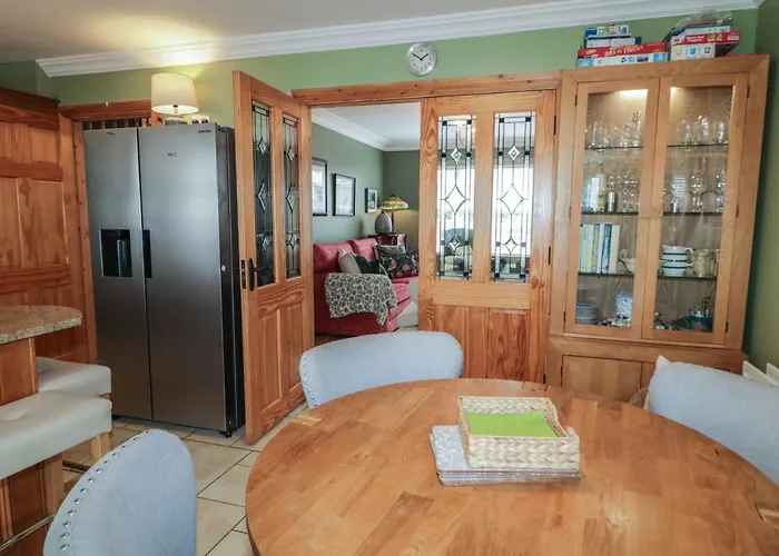 Donagh Cross Town House קרנדונה